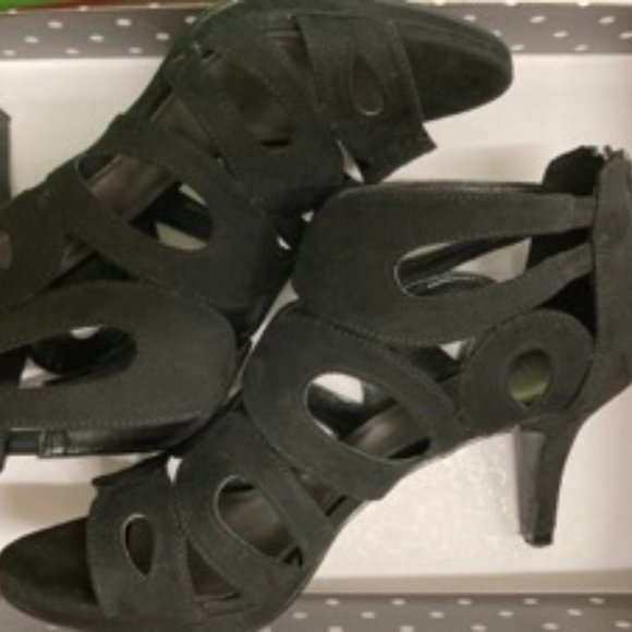 Kelly & Katie Black KK Dita 6/5 Sandals - Picture 7 of 8